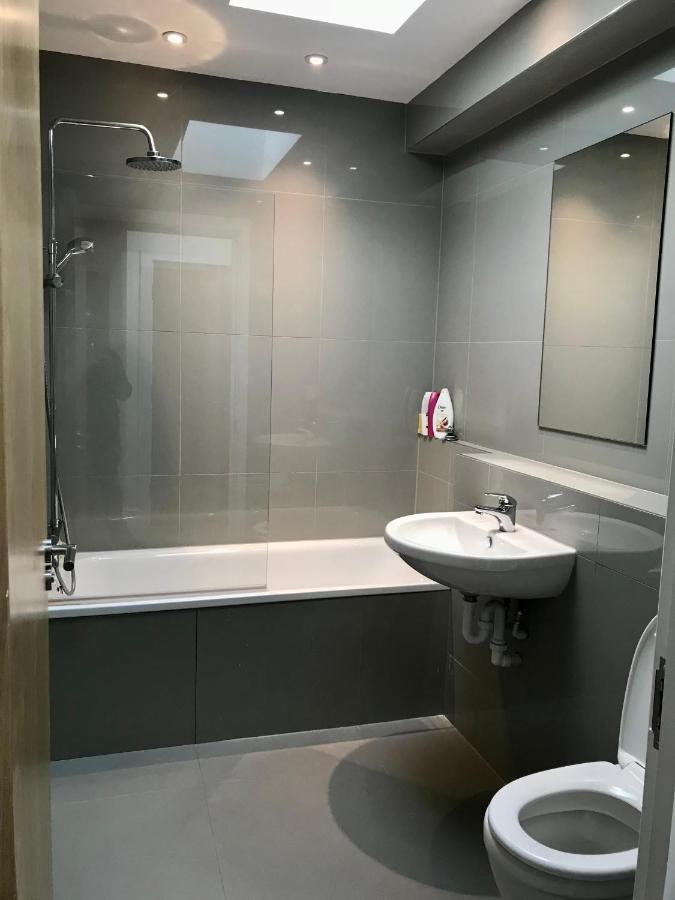 2 Bedroom 2 Bathroom Apartment 8 Including Free Parking Μπρόμλεϊ Εξωτερικό φωτογραφία