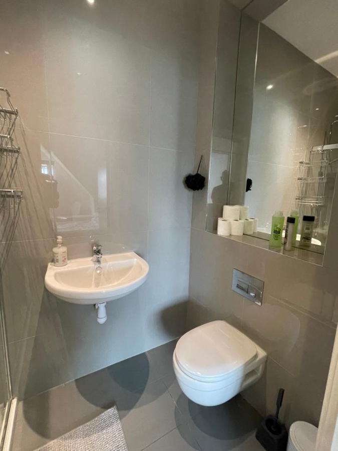 2 Bedroom 2 Bathroom Apartment 8 Including Free Parking Μπρόμλεϊ Εξωτερικό φωτογραφία